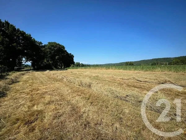 Terrain 1057 m²