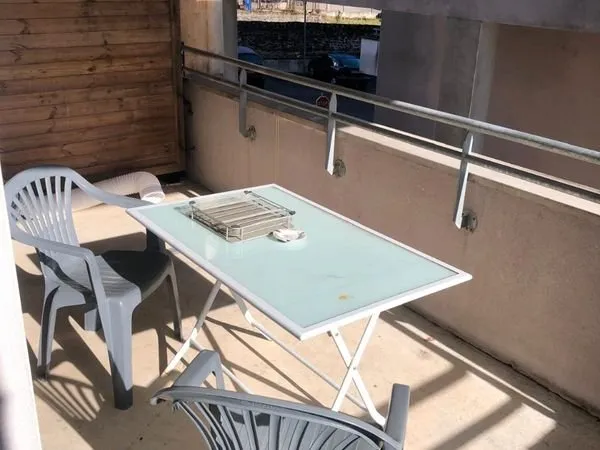 Appartement meublé lumineux avec balcon - Emplacement idéal