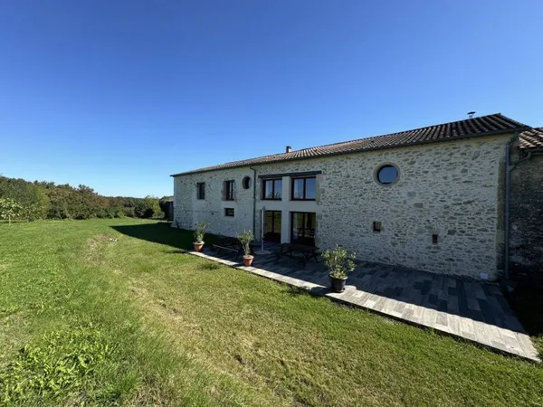 Maison 9 pièces 400 m²
