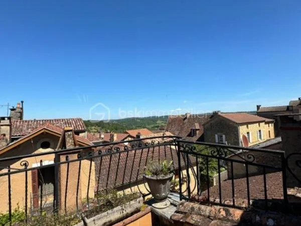 Magnifique Ensemble Immobilier comprenant 3 Maisons situé dans le Castrum du Pays de Belvès ( 24170 