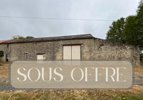 Ancienne ferme à rénover, avec habitation et diverses dépend