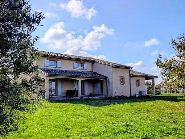 Maison St-Elix-Le-Château 6 pièces165 m2 sur terrain de 1,5 hectare