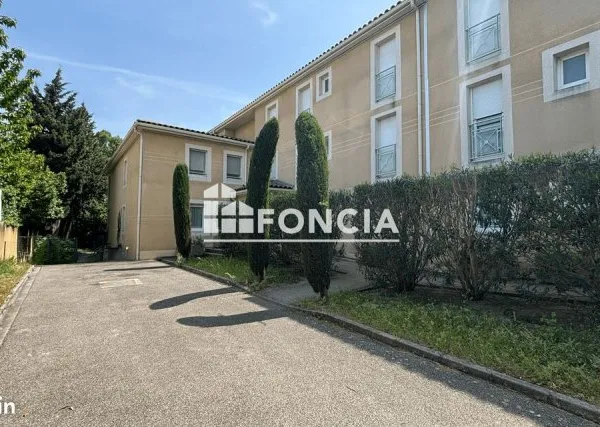 A vendre Beau T4 avec jardin et garage dans une résidence de standing au Pontet