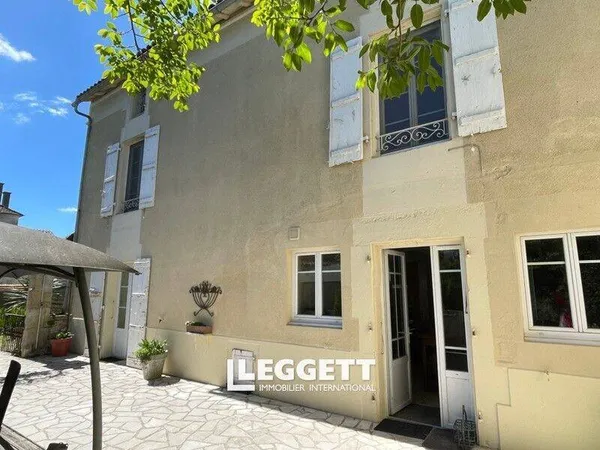 Maison 11 pièces 240 m²