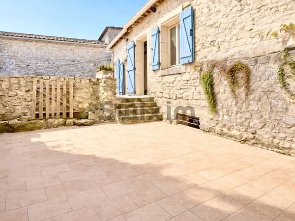 A 12 minutes d'Uzès, maison de charme en pierre de 105 m2 av