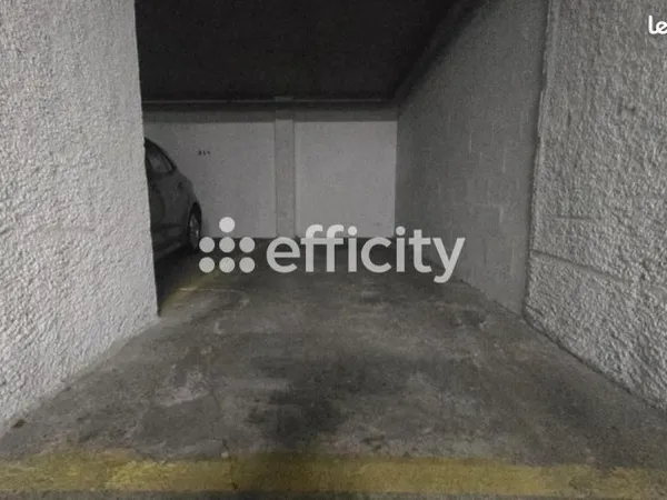 Parking 13 m² Paris