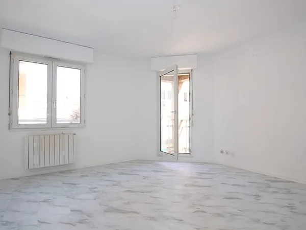 Appartement 2 pièces de 42.52 m² avec balcon et place de parking privée à louer à METZ SABLON