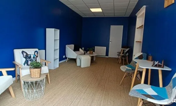 Bureau et espace de travail Location Châlus  20m² 250€