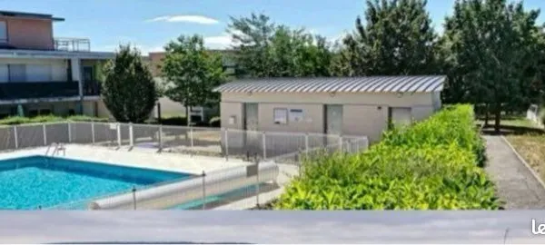 Bel appart RC sécurisé piscine 2 ch 57 m2 terrasse 14 m2 parking