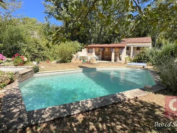 Villa de 5 pièces (155 m²) avec piscine et terrain de 4670m² en vente à NEOULES