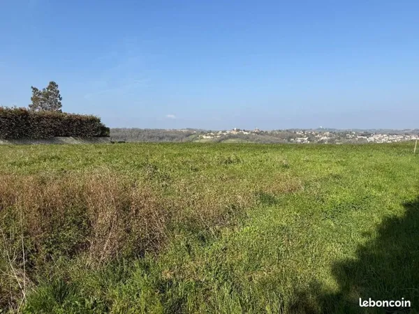 Terrain constructible 1700 m² | Calme absolu | Donneville