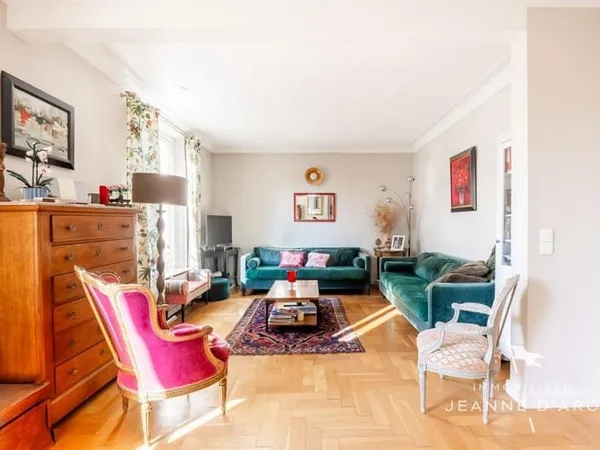 VERSAILLES - Gare Rive droite - Duplex 93 m² (75m²/ 112m²) - 5 Pièces - 3/4 Chambres et bureau