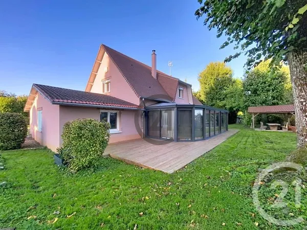Maison 8 pièces 202 m²
