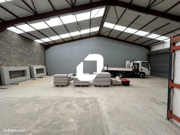 Local d'activité 400 m²