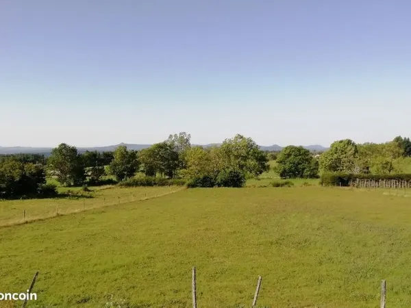 Terrain constructible 2082 m2 Montregard / Haute-Loire (43)