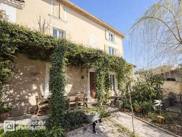 EXCLUSIVITE - Rare Demeure d'exception - 9 pièces - 445 m² de surface totale à BEDARRIDES