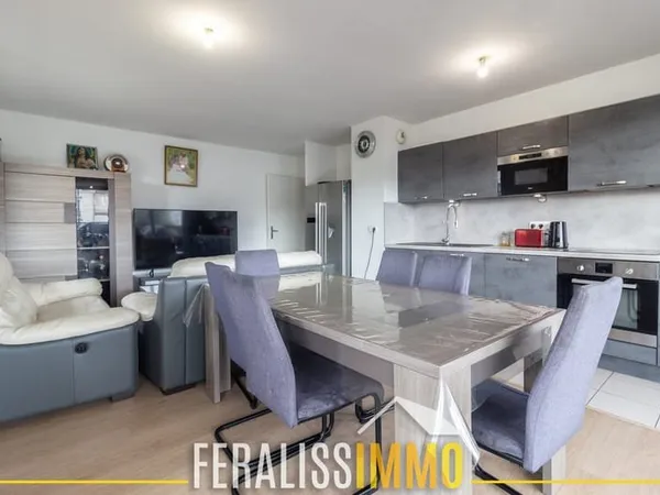 Appartement 2 chambres avec terrasse et parking sous-sol !