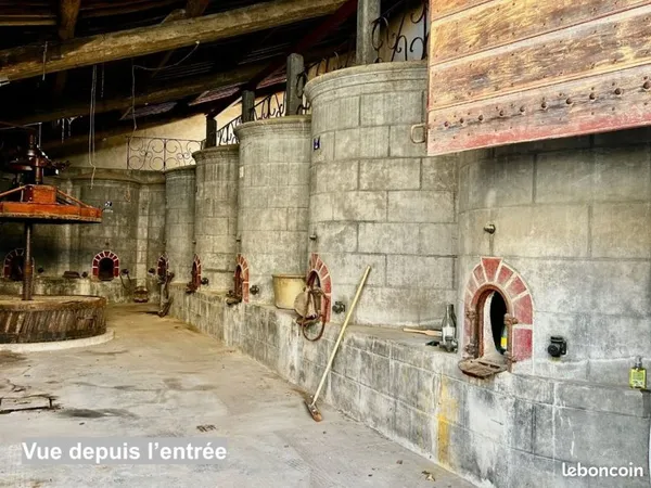 Remise agricole 255 m² à rénover - Permis accordé - Centre Salles-d'Aude