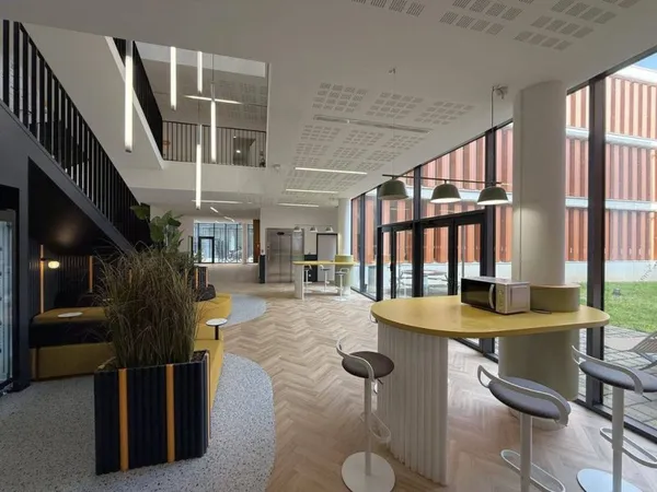 Bureaux 1 pièce 437 m²