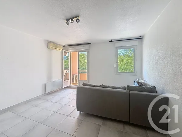 Studio 1 pièce 27 m²