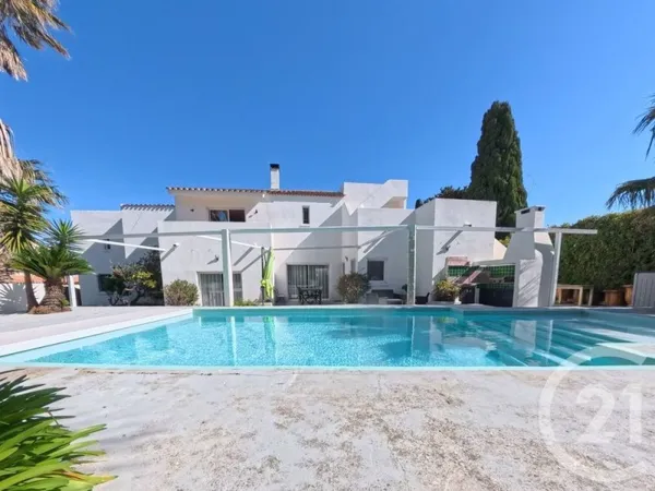 Maison 6 pièces 405 m²