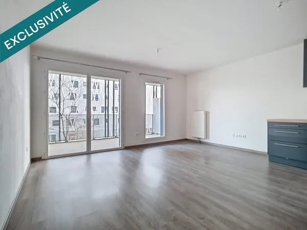 T2 avec grand balcon et parking - Mairie de Mons
