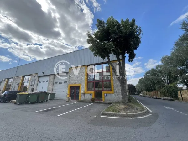 Local d'activité 762 m²