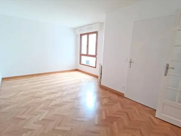 Studio 1 pièce 30 m²