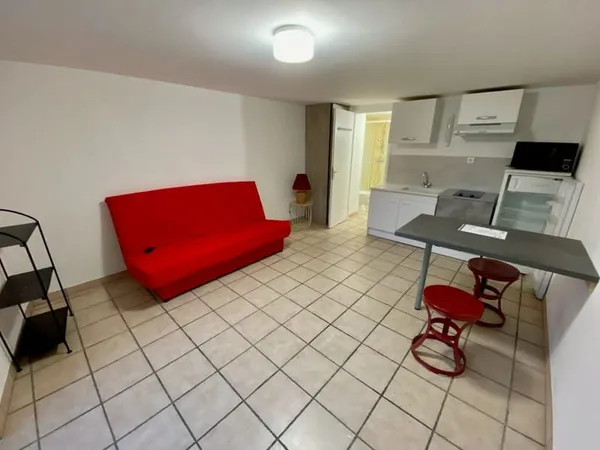 Studio meublé en centre ville de Sennecey le Grand