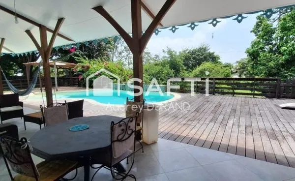 VILLA T5 AVEC PISCINE ET TERRAIN
