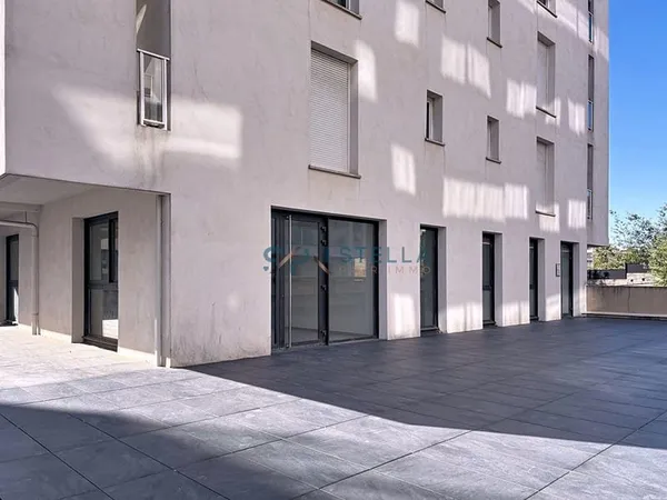 Local professionnel neuf 83 m² Rocade d'Ajaccio