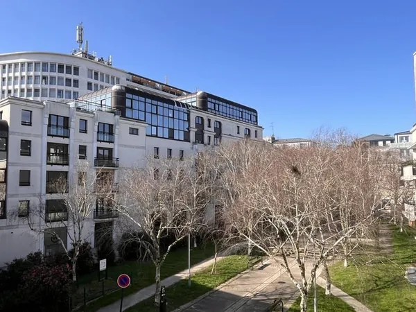 NANTES CENTRE APPARTEMENT T3 DE 74M2 + CAVE + GARAGE BOXÉ