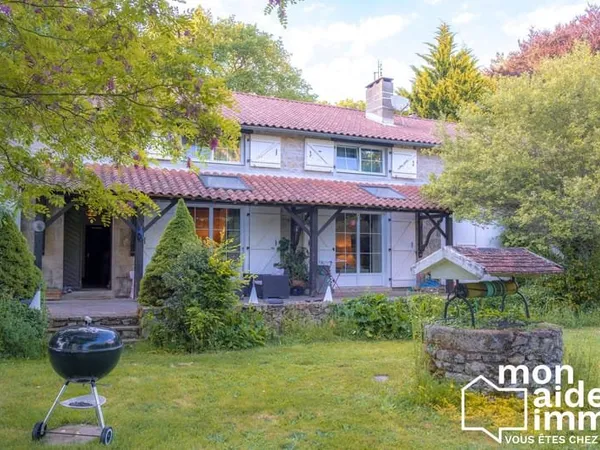 Vaste ensemble immobilier sur 5 hectares