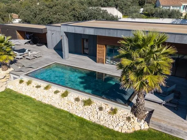 Villa contemporainne Nimes piscine vue exeptionnelle calme