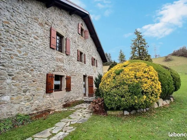 Propriété 8 pièces 320 m²