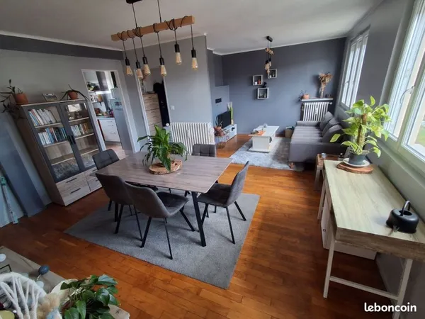 Appartement T3 Traversant avec balcon 60 m² - Dernier Étage avec Vue Citadelle - Chaprais , Besançon