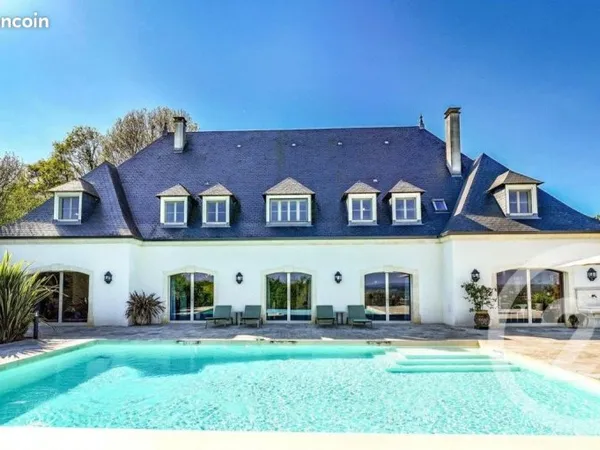 Maison 9 pièces 398 m²