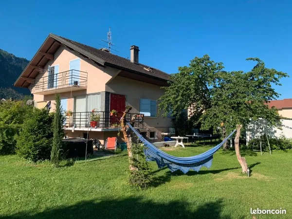 Maison 160m2, 7 pièces + sous-sol, grand terrain arboré constructible