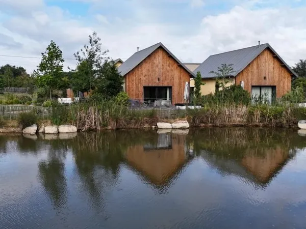 72. SOLESMES. LODGES DE LUXE