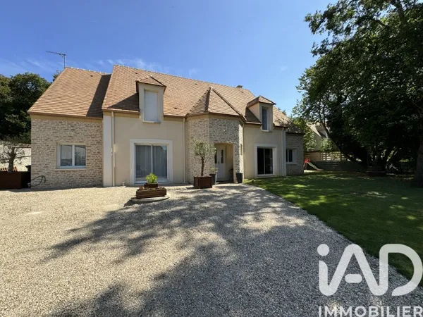 Maison 10 pièces 255 m²