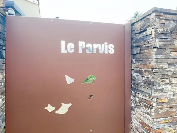 TRES RARE RESIDENCE LE PARVIS