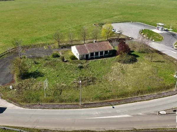 Immeuble commercial 155 m²