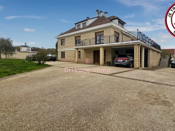 Maison familiale de 250m² Courson-Monteloup