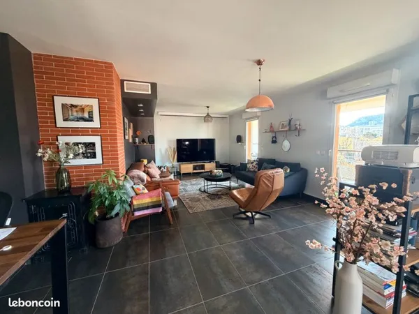 🏡 T4 Dernier étage - 100 m² - Terrasse 27 m² - Vue dégagée - Parking - Bonneveine (13008)