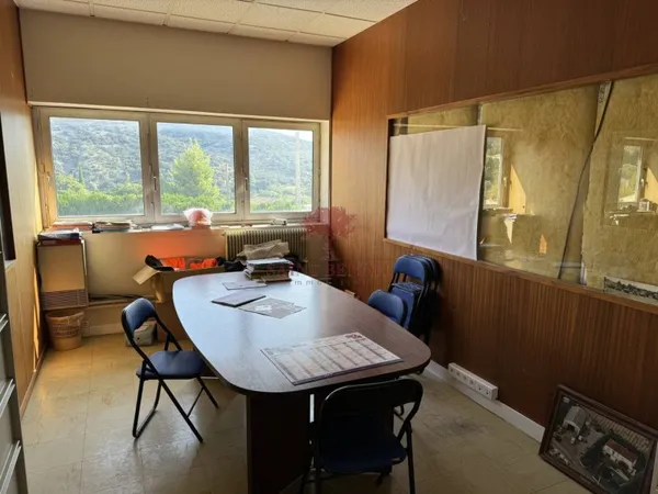 Bureau 100 m²