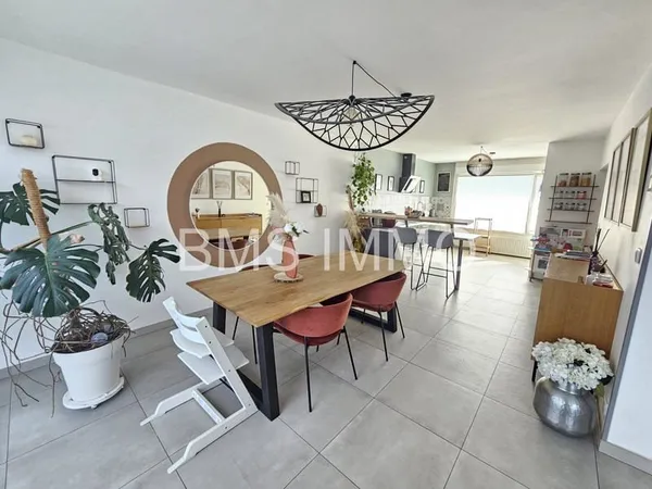 Maison semi-individuelle 5 pièces 107m2 jardin, garage