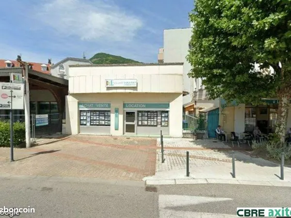 LOCAL COMMERCIAL 146 m² VOIRON