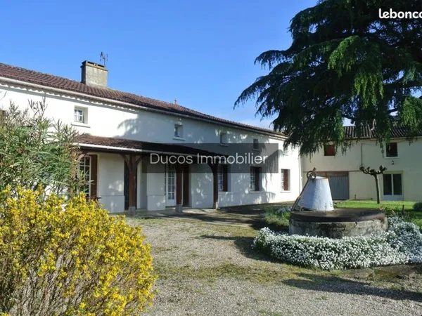 Maison 9 pièces 223 m²