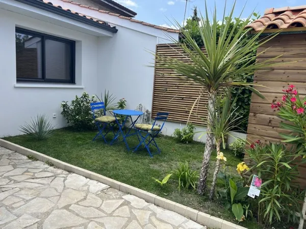 Joli studio meublé