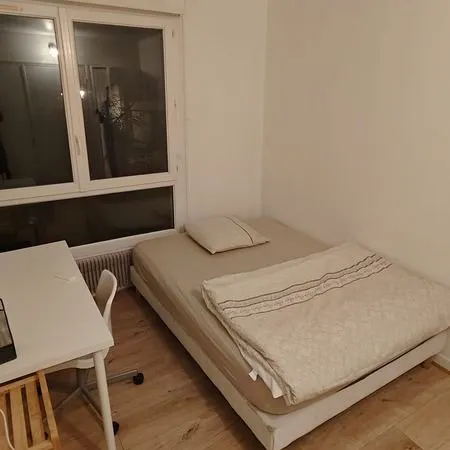 Chambre meublée maison 480 ttes charges à 10min Rer A Cergy Préfecture
